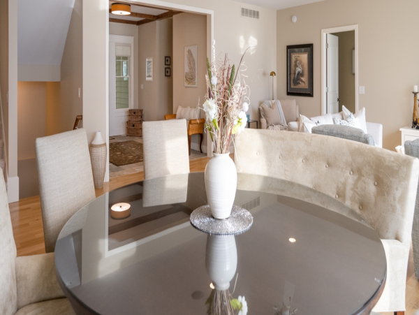 Beautiful Home with 6 Bedrooms & Great Views