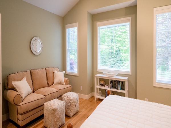 Beautiful Home with 6 Bedrooms & Great Views