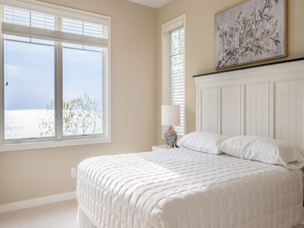 Beautiful Home with 6 Bedrooms & Great Views