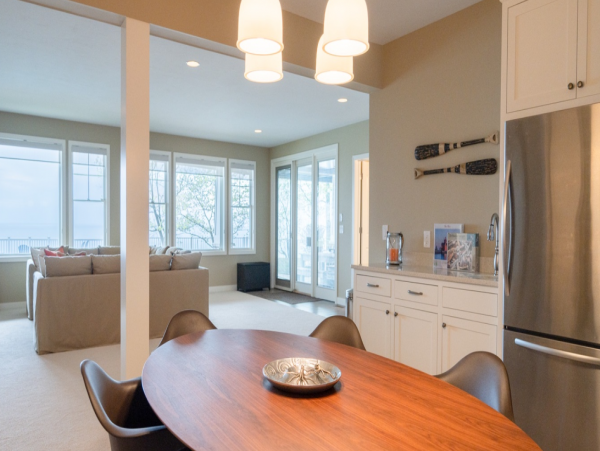 Beautiful Home with 6 Bedrooms & Great Views