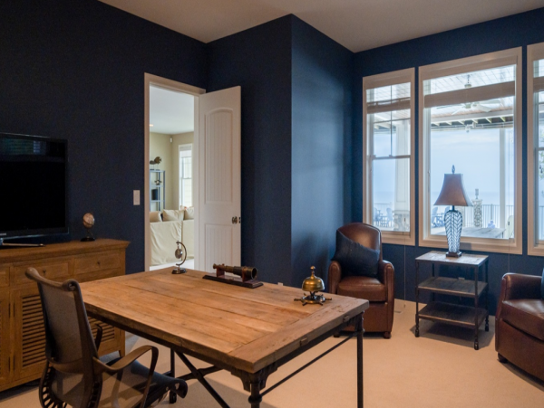 Beautiful Home with 6 Bedrooms & Great Views