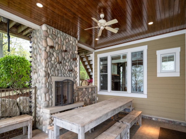 Beautiful Home with 6 Bedrooms & Great Views