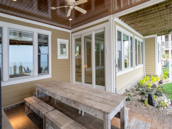Beautiful Home with 6 Bedrooms & Great Views