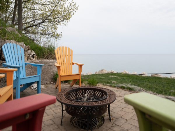 Beautiful Home with 6 Bedrooms & Great Views