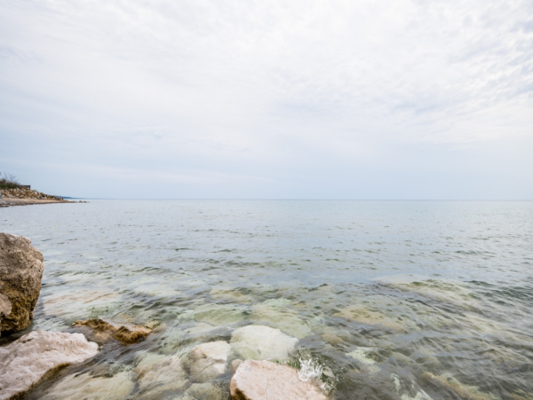 Beautiful Home with 6 Bedrooms & Great Views