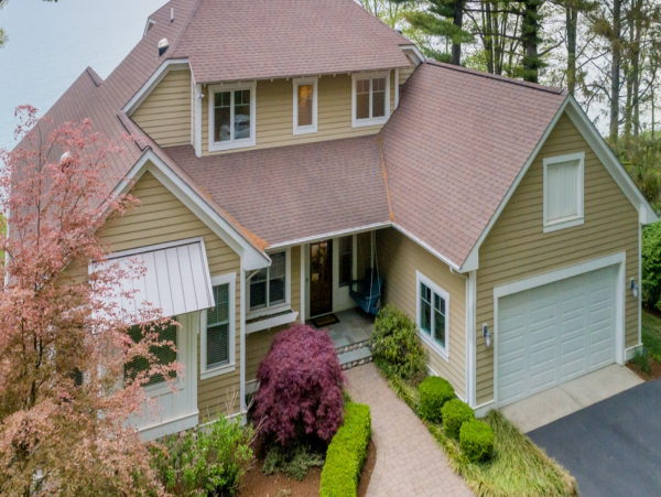 Beautiful Home with 6 Bedrooms & Great Views