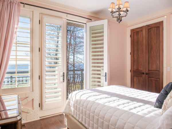 Lake Views Fennville Vacation Home 6 Bedroom