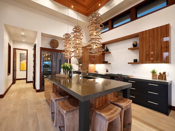 Six Bedroom Luxury Vacation Rental - Kauai Oceanfront Villa with Pool & Spa