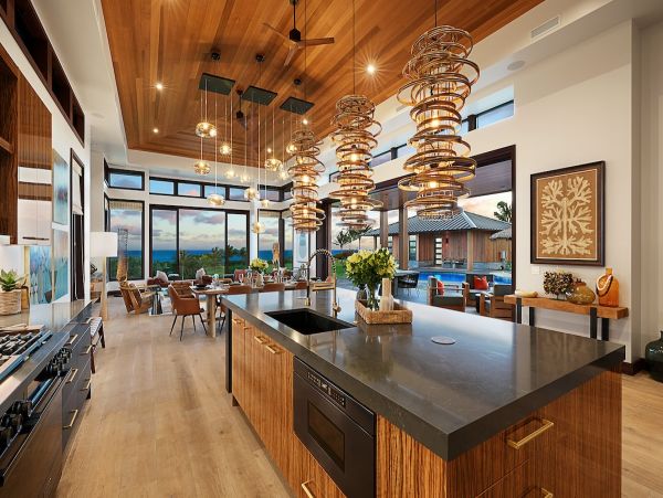 Six Bedroom Luxury Vacation Rental - Kauai Oceanfront Villa with Pool & Spa