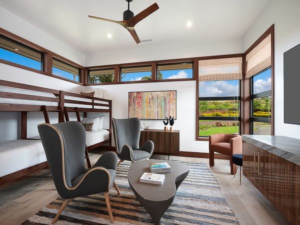 Six Bedroom Luxury Vacation Rental - Kauai Oceanfront Villa with Pool & Spa