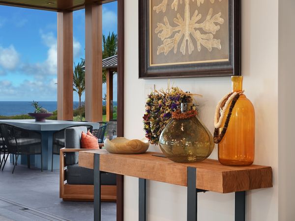 Six Bedroom Luxury Vacation Rental - Kauai Oceanfront Villa with Pool & Spa