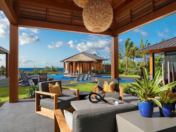 Six Bedroom Luxury Vacation Rental - Kauai Oceanfront Villa with Pool & Spa
