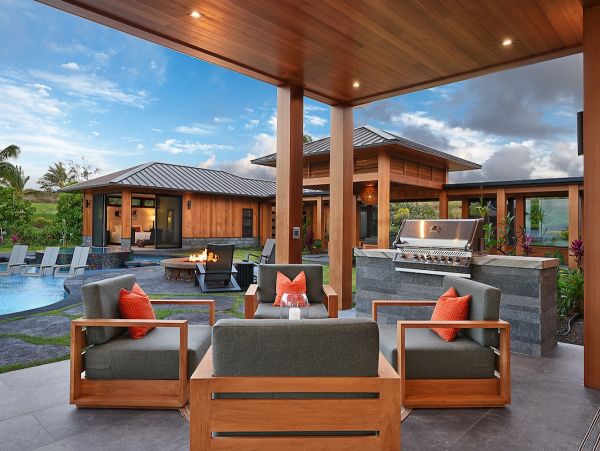 Six Bedroom Luxury Vacation Rental - Kauai Oceanfront Villa with Pool & Spa