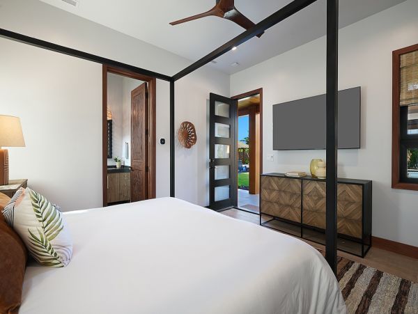 Six Bedroom Luxury Vacation Rental - Kauai Oceanfront Villa with Pool & Spa