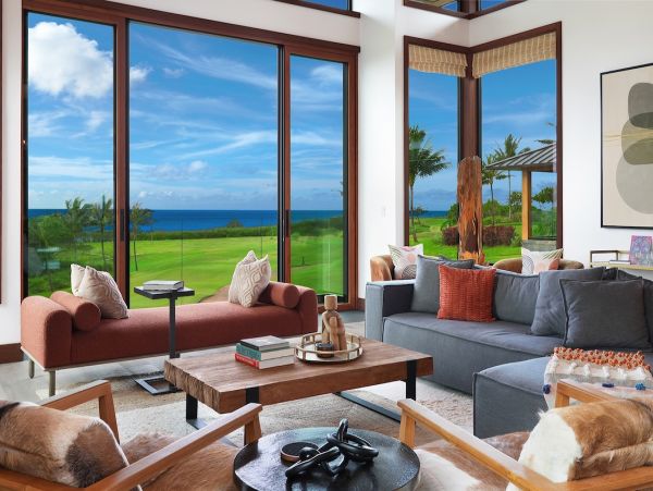 Six Bedroom Luxury Vacation Rental - Kauai Oceanfront Villa with Pool & Spa