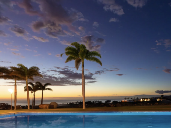 Big Island Luxury Ocean Rental Villa Main House & Guest House