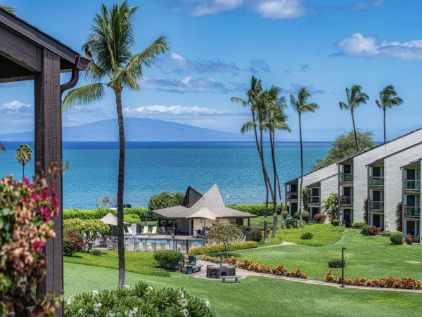 Three Bedroom Vacation Home Across from Beach