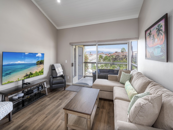 Three Bedroom Vacation Home Across from Beach