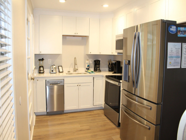 Isle of Palms Vacation Rental Steps from the Beach