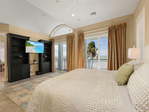 Gulf Front Bonita Springs Vacation Pool Home