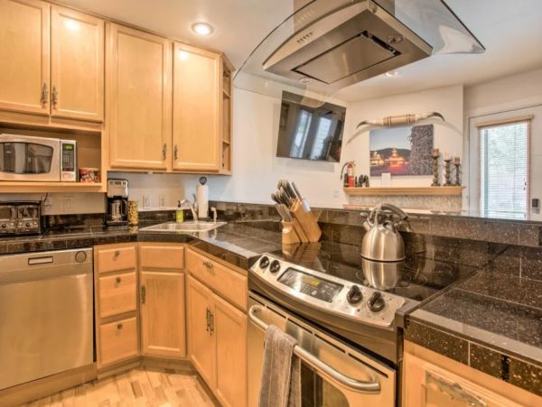 Elegant Two Bedroom Vacation Condo in Teton Village
