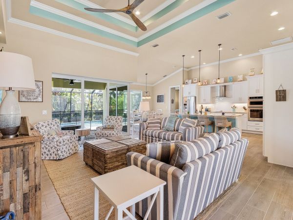 Cape Coral Five Bedroom Vacation Home with Pool and Spa Walk to Beach