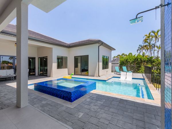 Canal Front Five Bedroom Luxury Vacation Home in Cape Coral