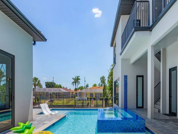 Canal Front Five Bedroom Luxury Vacation Home in Cape Coral