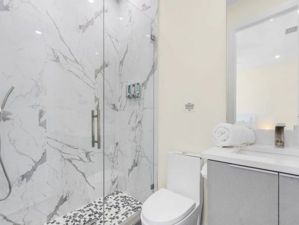 Canal Front Five Bedroom Luxury Vacation Home in Cape Coral