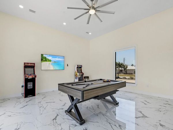 Canal Front Five Bedroom Luxury Vacation Home in Cape Coral