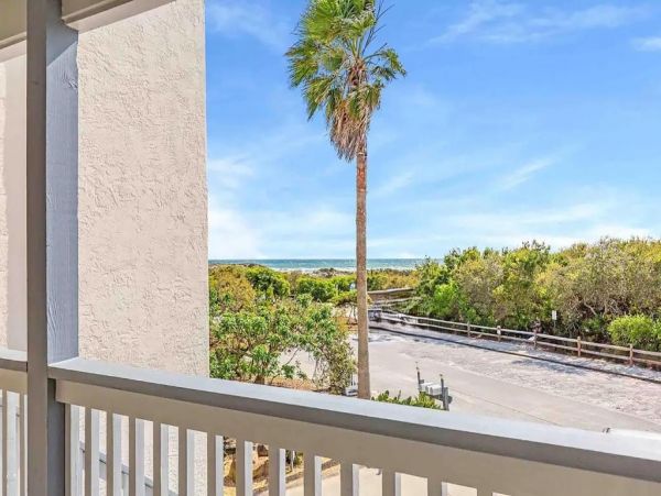 Gulf Views Panama City Vacation Condo Sleeps 6 Guests