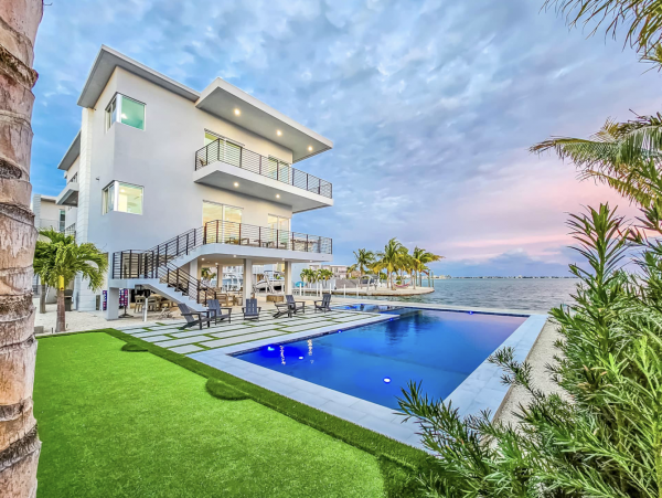 Luxury Marathon Keys Oceanfront Vacation Pool Villa