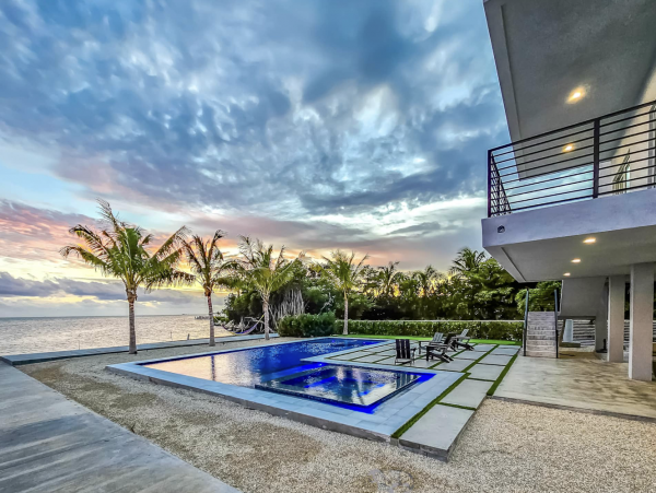 Luxury Marathon Keys Oceanfront Vacation Pool Villa