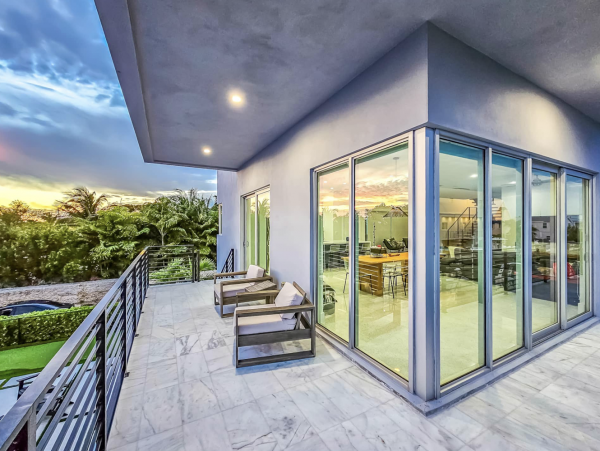 Luxury Marathon Keys Oceanfront Vacation Pool Villa