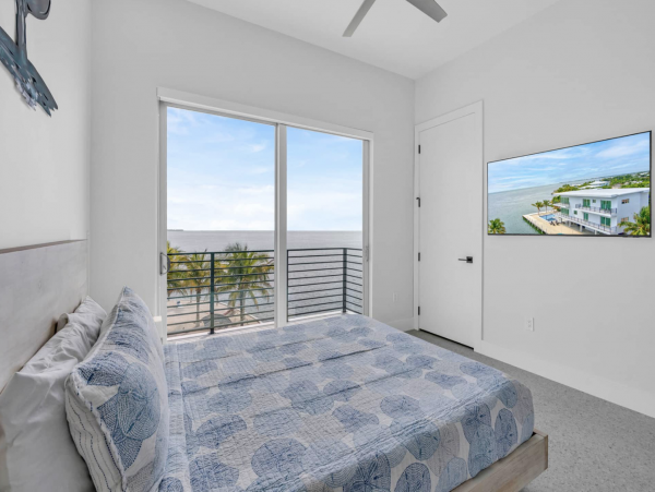 Luxury Marathon Keys Oceanfront Vacation Pool Villa