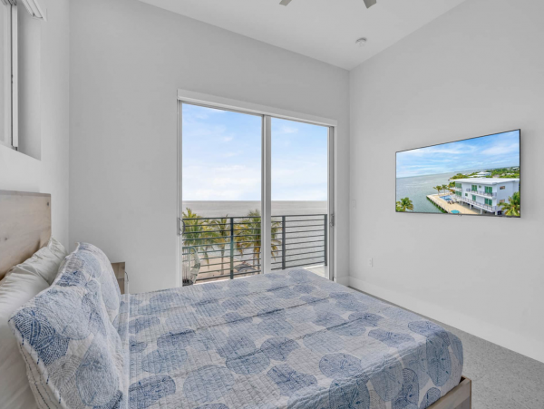 Luxury Marathon Keys Oceanfront Vacation Pool Villa