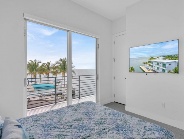 Luxury Marathon Keys Oceanfront Vacation Pool Villa