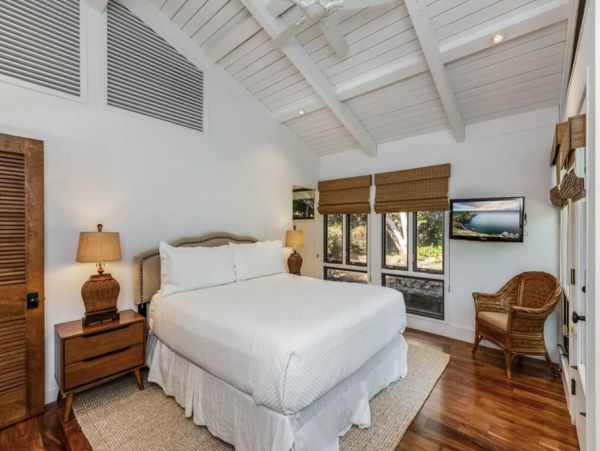 Waimea Pure Luxury 3/4 bedroom Villa Pacific Views