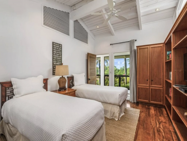 Waimea Pure Luxury 3/4 bedroom Villa Pacific Views