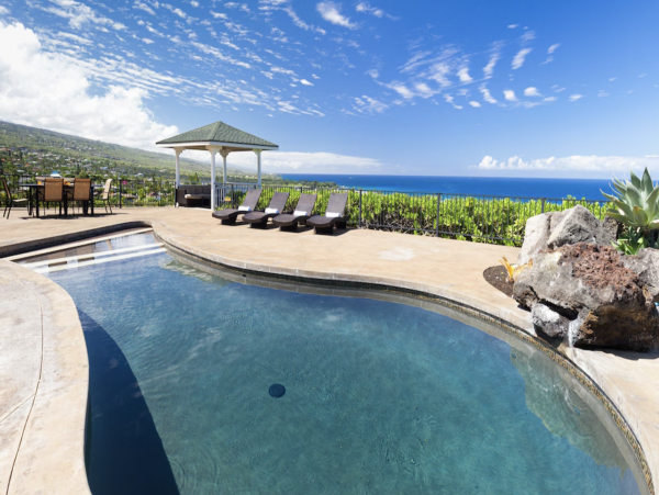 Almost on the Beach Luxury Kailua-Kona Vacation Villa