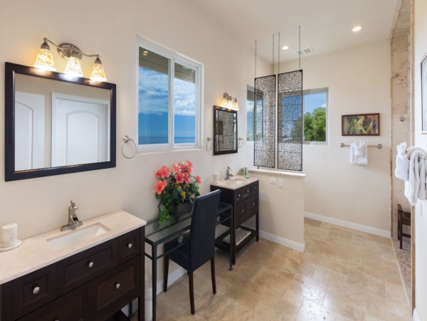 Almost on the Beach Luxury Kailua-Kona Vacation Villa