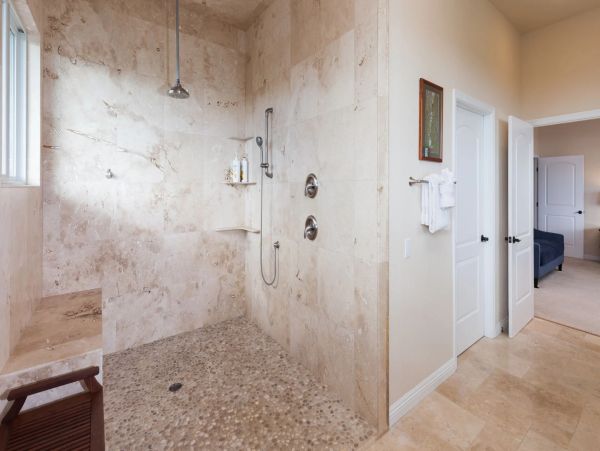 Almost on the Beach Luxury Kailua-Kona Vacation Villa