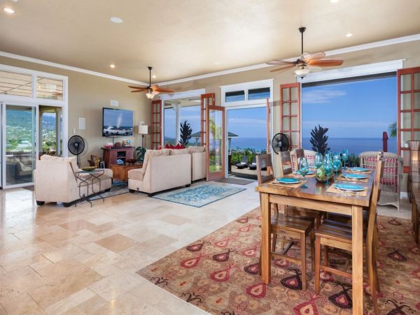 Almost on the Beach Luxury Kailua-Kona Vacation Villa
