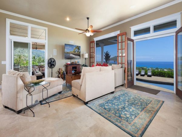 Almost on the Beach Luxury Kailua-Kona Vacation Villa