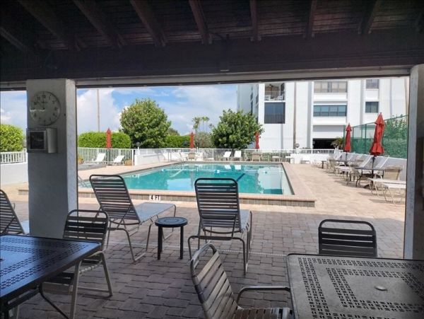 Luxurious Vacation Rental Longboat Key with Beach Views
