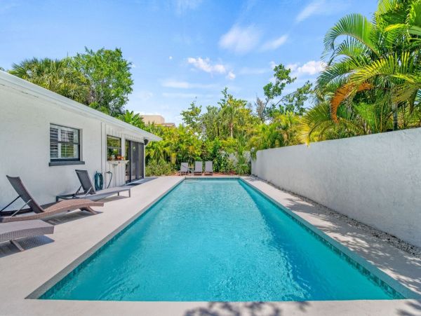 Ultimate Waterfront Vacation Home with Private Pool in Siesta Key
