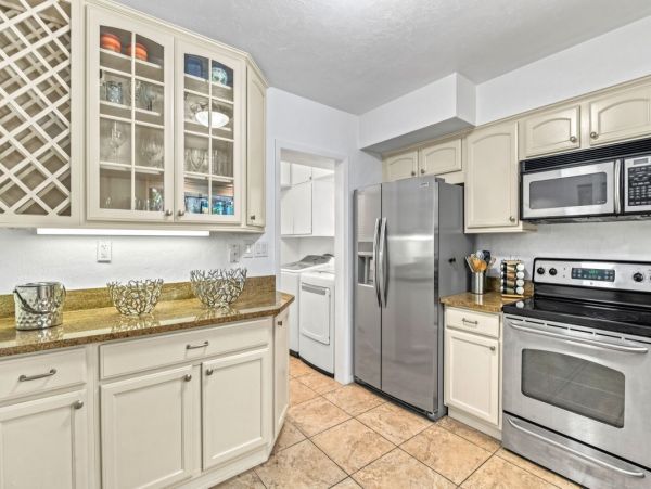 Ultimate Waterfront Vacation Home with Private Pool in Siesta Key
