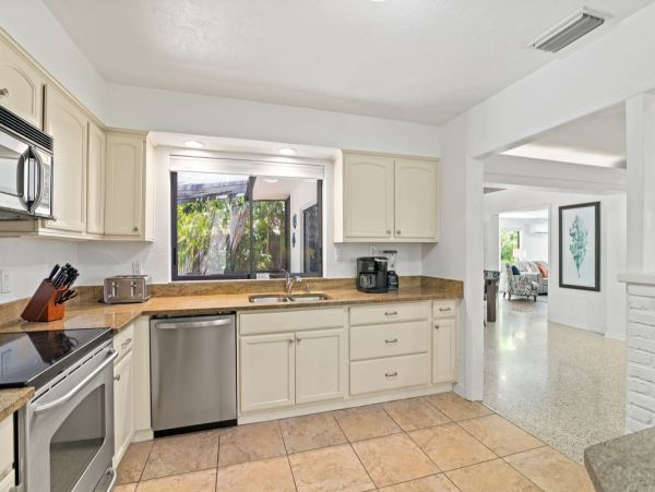 Ultimate Waterfront Vacation Home with Private Pool in Siesta Key