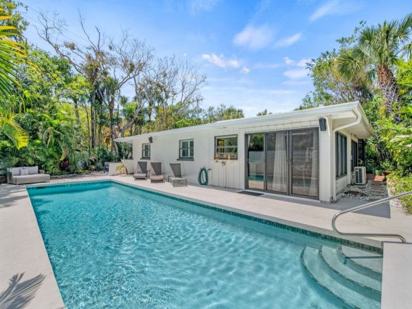 Ultimate Waterfront Vacation Home with Private Pool in Siesta Key