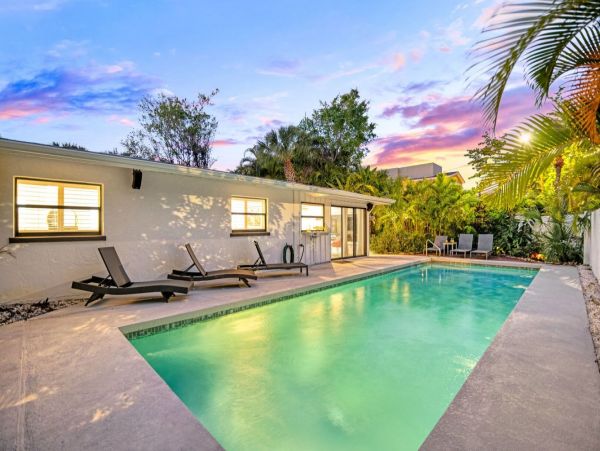 Ultimate Waterfront Vacation Home with Private Pool in Siesta Key